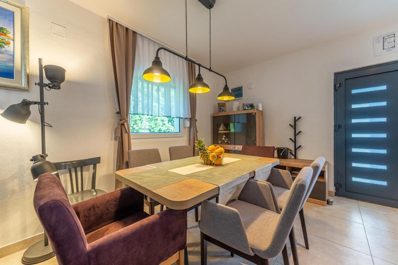 Villa Zora, Starigrad Paklenica, Seline Dış mekan fotoğraf